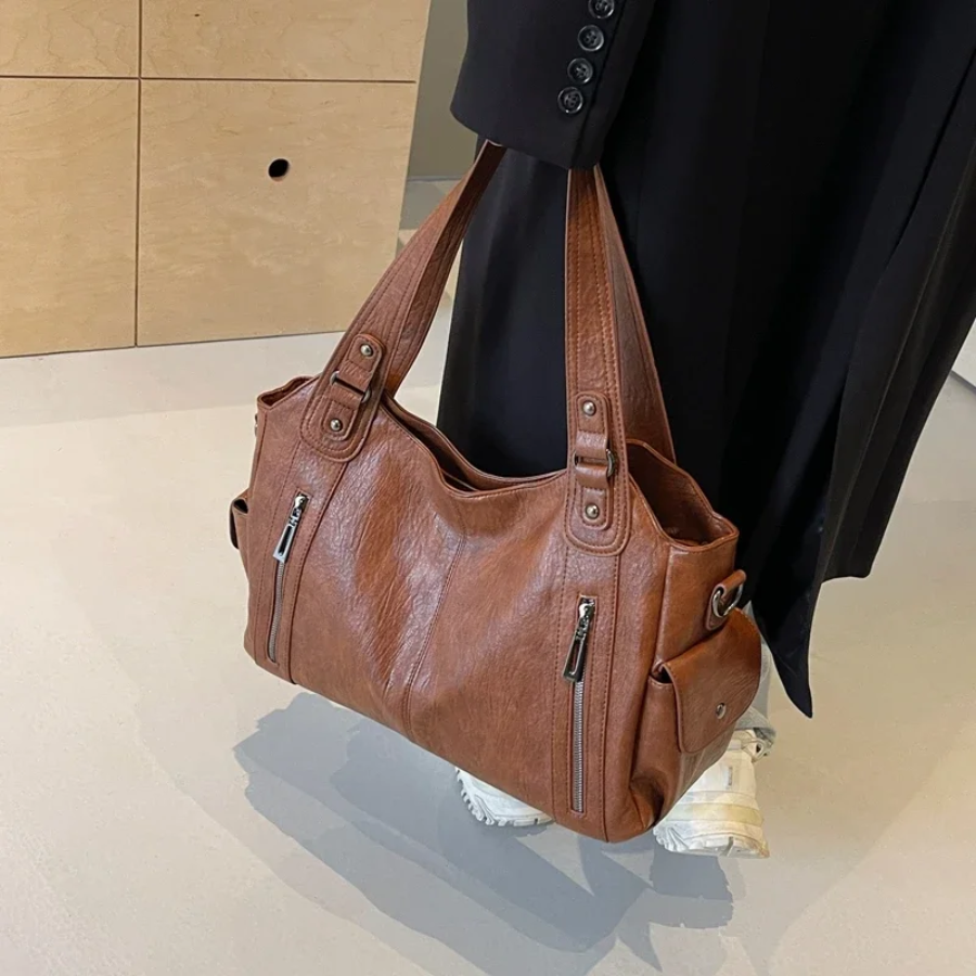 Women’s Shoulder Bag in Classic Crossbody Style | Elegant Everyday Handbag