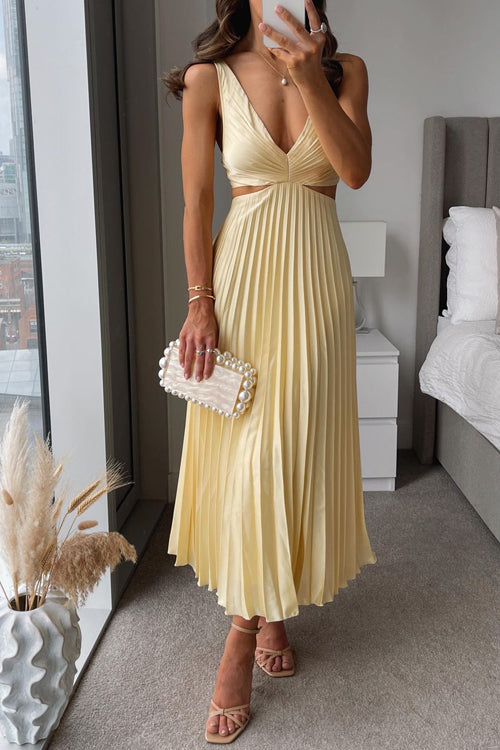 Elegant Pleated Evening Dress | Midi Length | Timeless Style