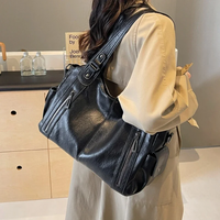 Women’s Shoulder Bag in Classic Crossbody Style | Elegant Everyday Handbag