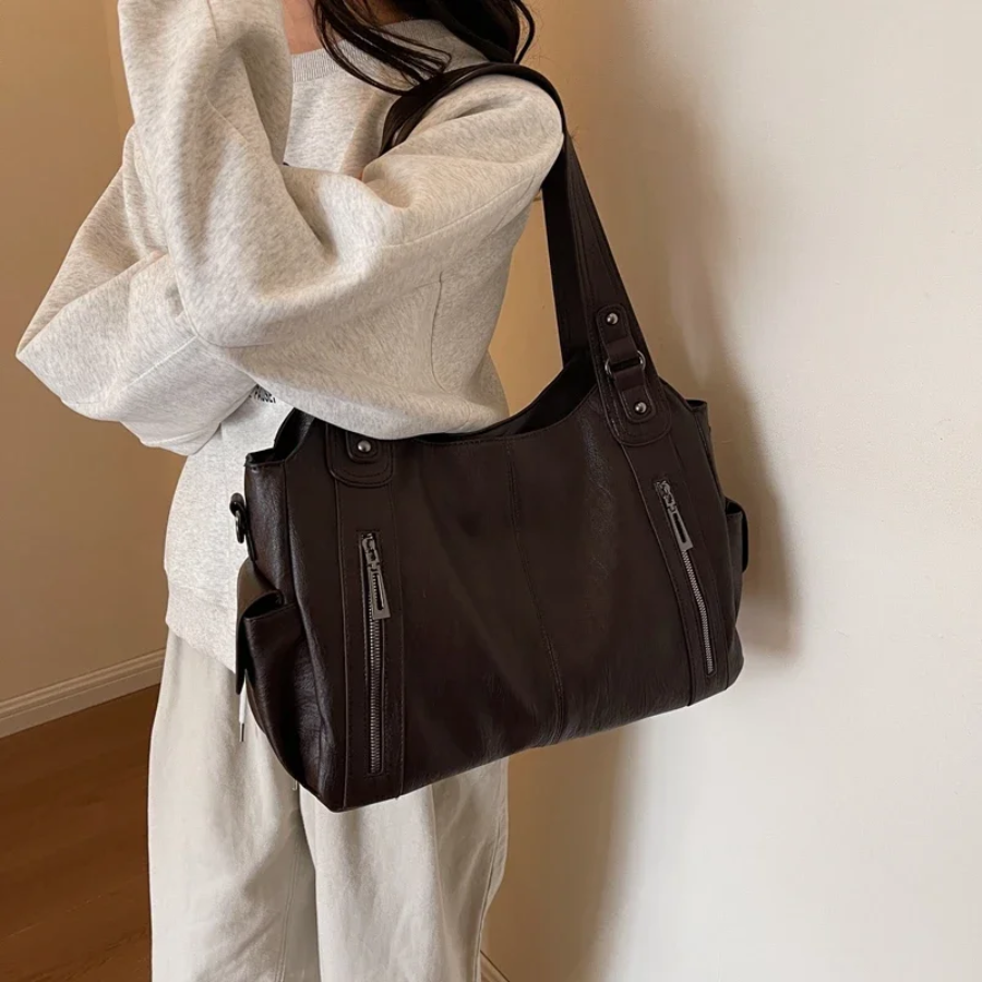 Women’s Shoulder Bag in Classic Crossbody Style | Elegant Everyday Handbag