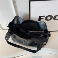 Women’s Shoulder Bag in Classic Crossbody Style | Elegant Everyday Handbag