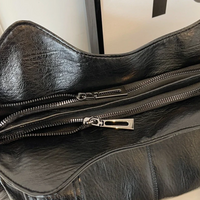 Women’s Shoulder Bag in Classic Crossbody Style | Elegant Everyday Handbag