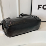 Women’s Shoulder Bag in Classic Crossbody Style | Elegant Everyday Handbag