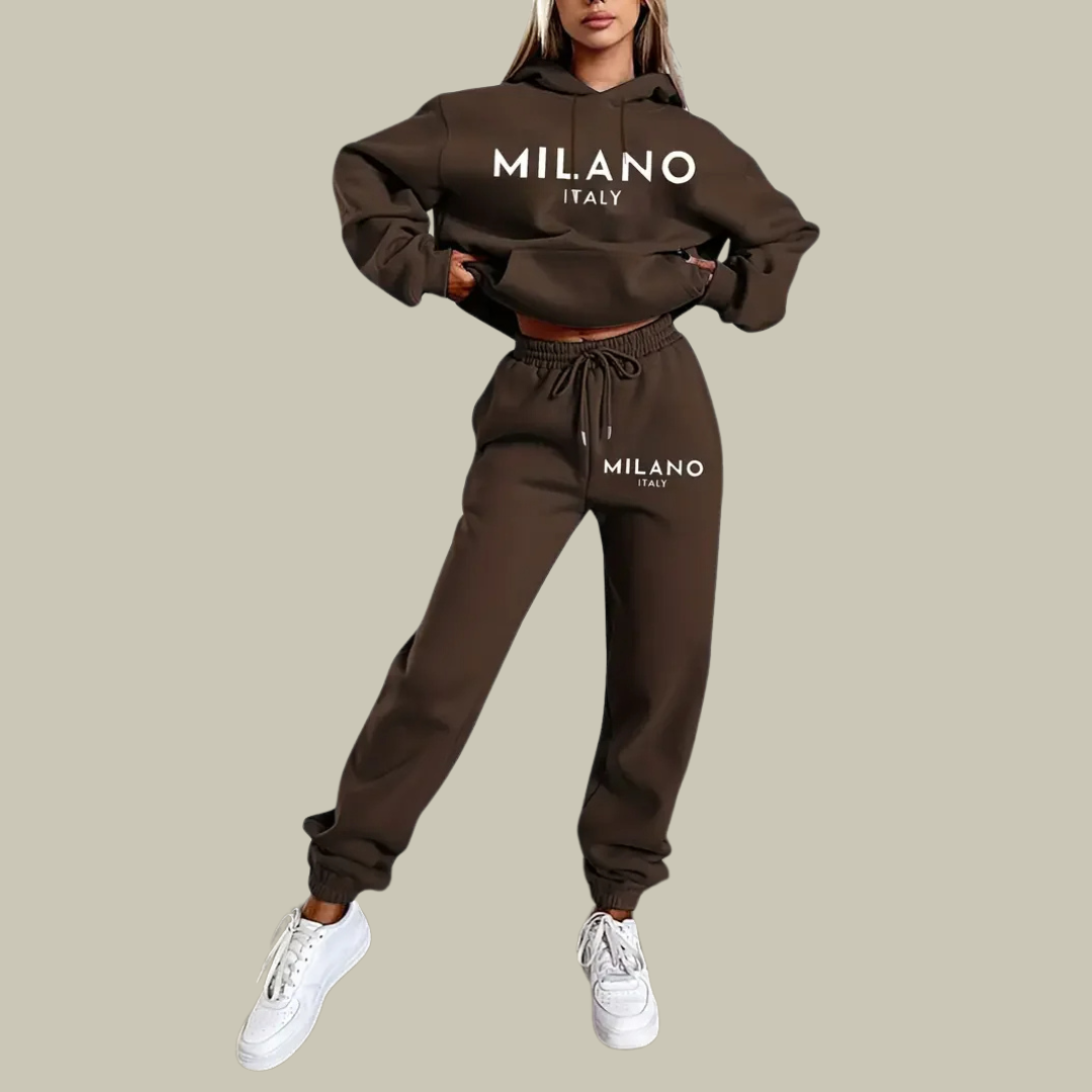Women’s Two-Piece Hoodie and Jogger Set | Relaxed Fit | Warm & Stylish | Perfect for Streetwear