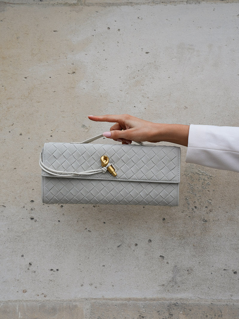 Elegant Shoulder Bag | Gold Bow Detail | Timeless Minimalist Style | Everyday Use