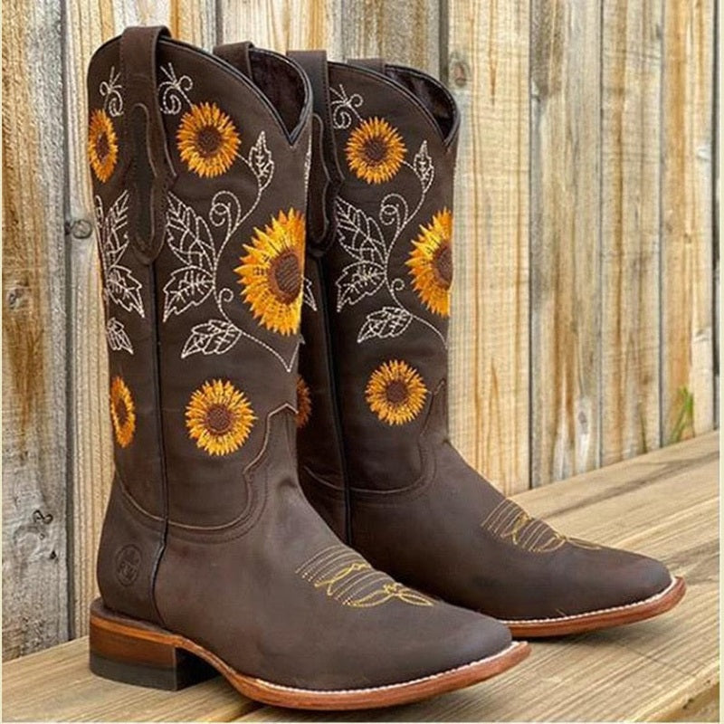 Women’s Cowboy Boots in Classic Western Style | Versatile All-Season Footwear