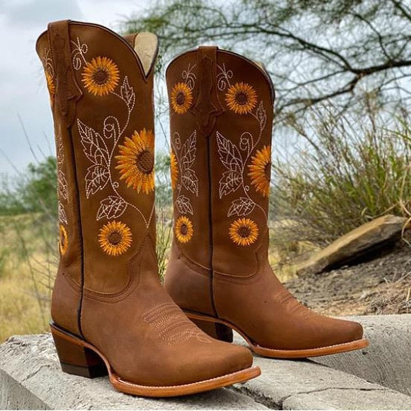 Women’s Cowboy Boots in Classic Western Style | Versatile All-Season Footwear