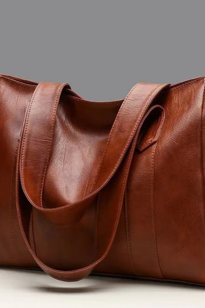 Women’s Shoulder Bag in Classic Vintage Style | Elegant Everyday Handbag