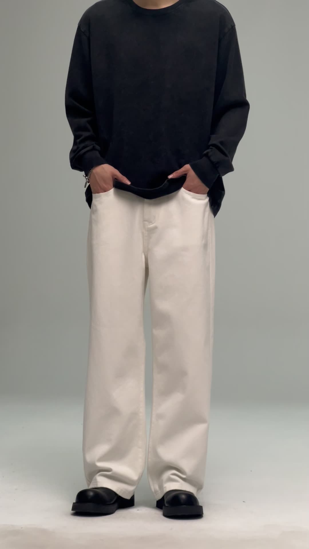 Men’s Loose Fit Jeans in Minimal Streetwear Style | Wide Leg Casual Trousers
