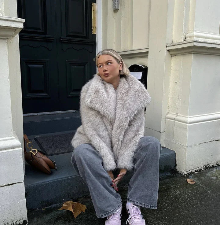 Women’s Faux Fur Winter Coat with Fold-Over Collar | Elegant Fluffy Jacket