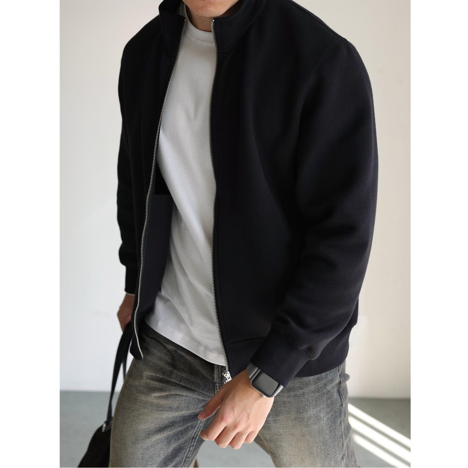 Men’s Zip Up Cardigan in Minimal Knitwear Style | Casual Everyday Sweater