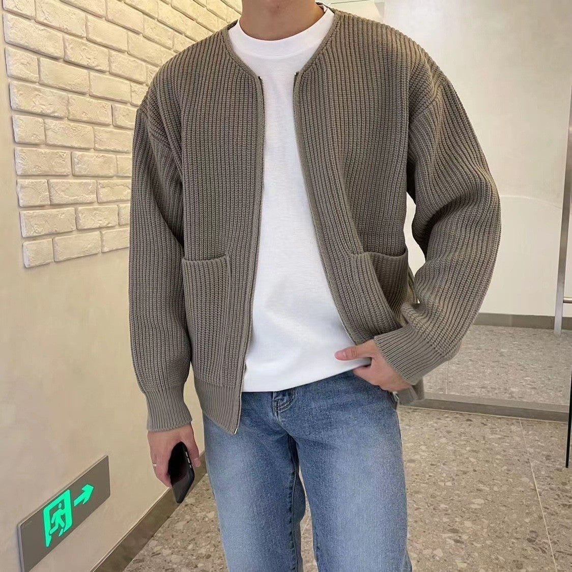 Men’s Zip Up Cardigan Vest in Minimal Knitwear Style | Casual Sleeveless Sweater