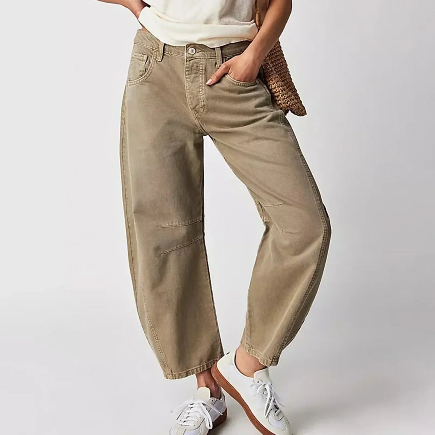 Women’s Wide Leg Jeans in Relaxed Fit Style | Casual Everyday Denim Trousers