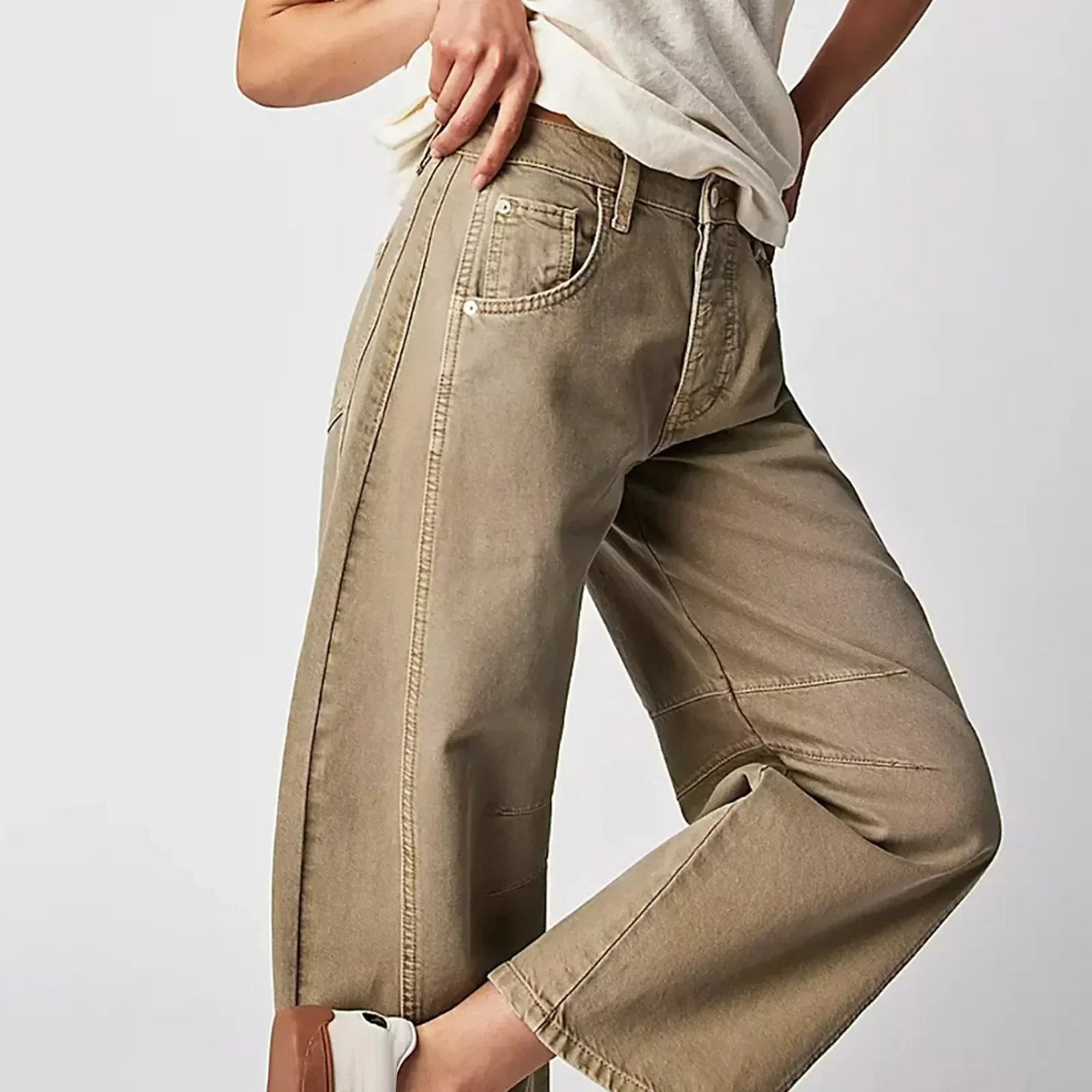 Women’s Wide Leg Jeans in Relaxed Fit Style | Casual Everyday Denim Trousers