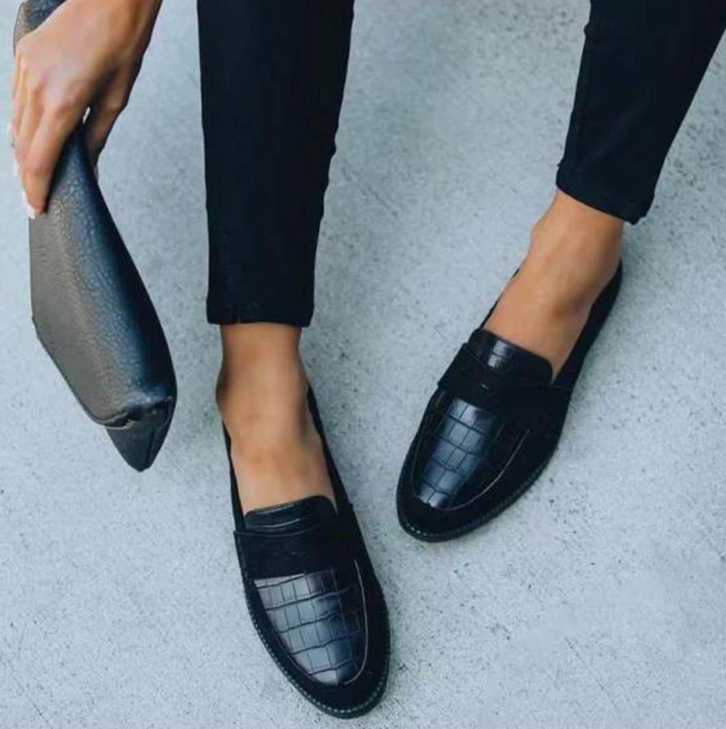 Classic Black Loafers for Women | Elegant Style | Easy Fit | Everyday Comfort