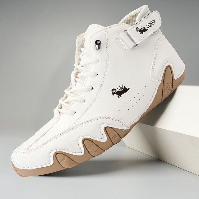 Men’s Barefoot Shoes in Natural Walking Style | Comfortable Waterproof Trainers