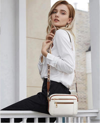 Women’s Shoulder Bag in Classic Crossbody Style | Spacious Everyday Handbag