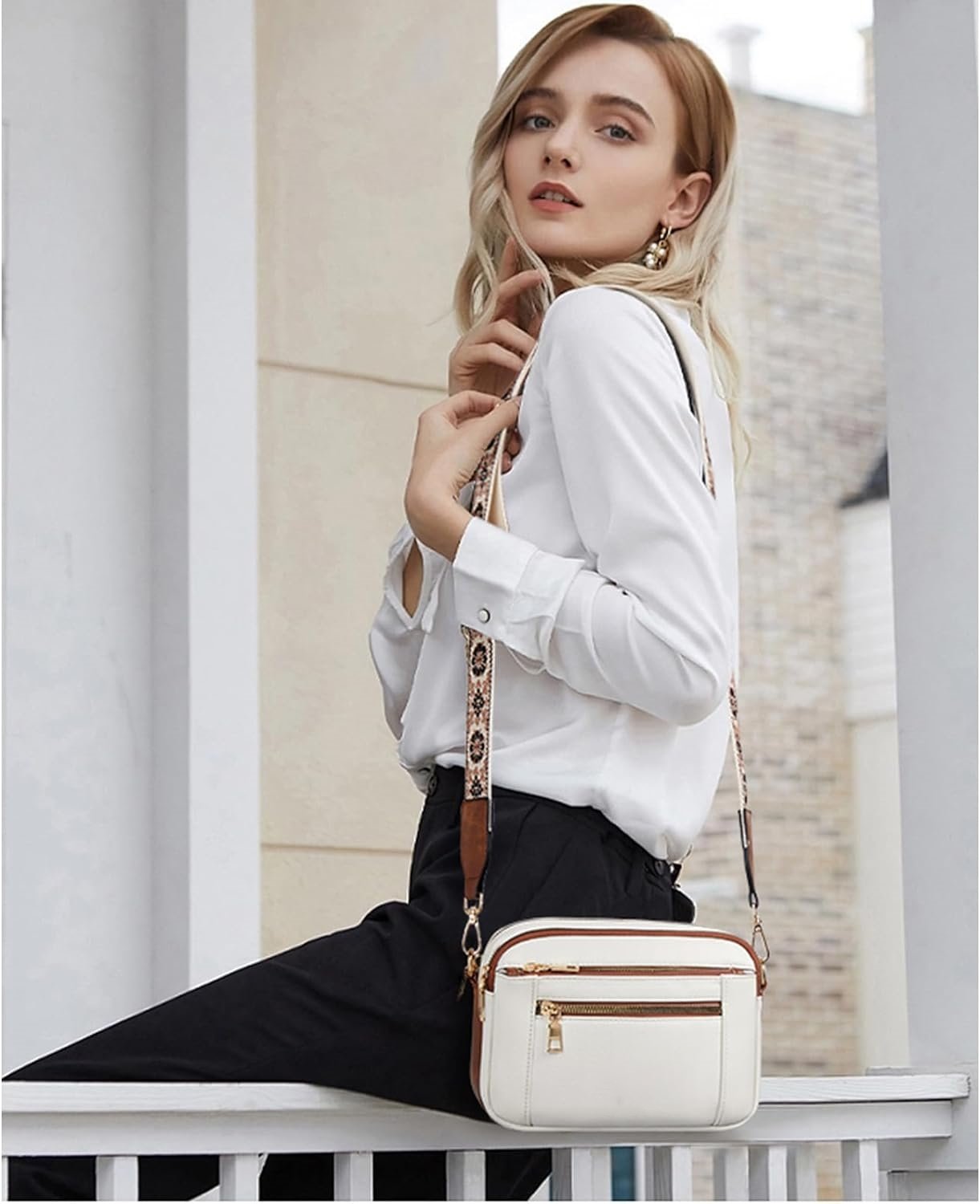 Women’s Shoulder Bag in Classic Crossbody Style | Spacious Everyday Handbag