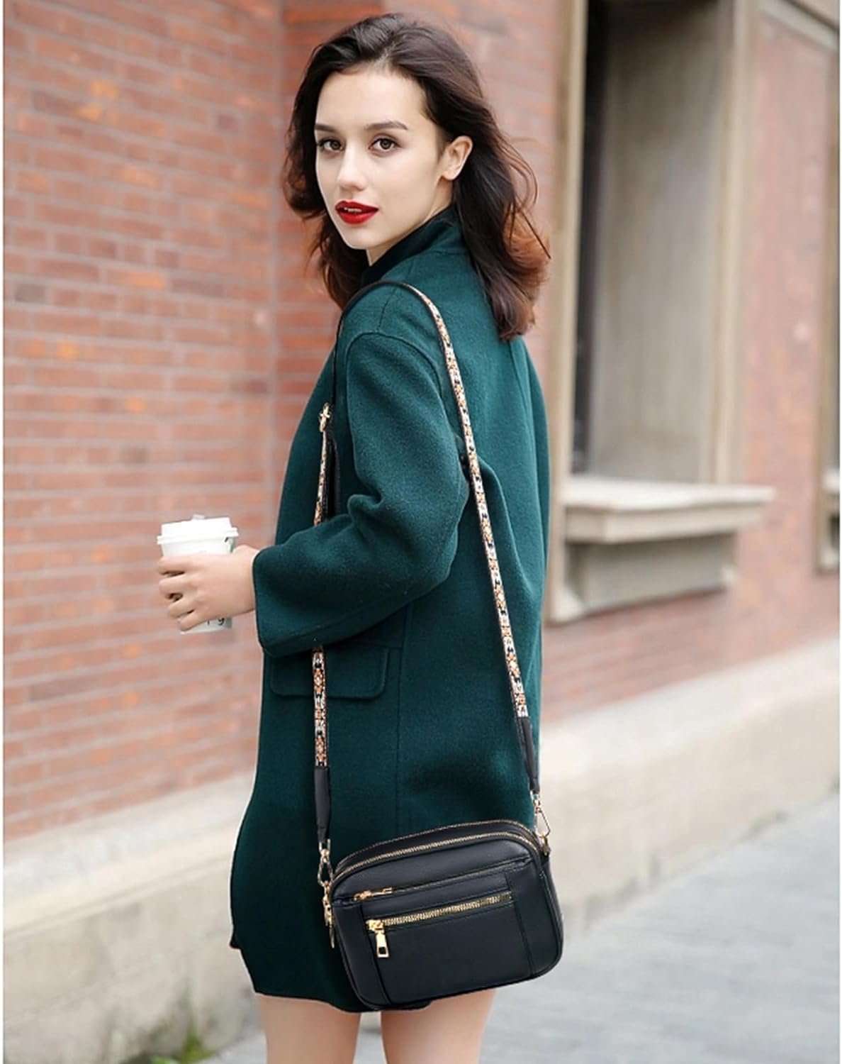Women’s Shoulder Bag in Classic Crossbody Style | Spacious Everyday Handbag